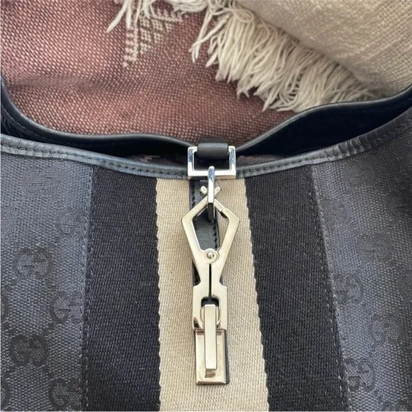 Gucci Black and Cream Hobo Bag - Picture 6 of 12